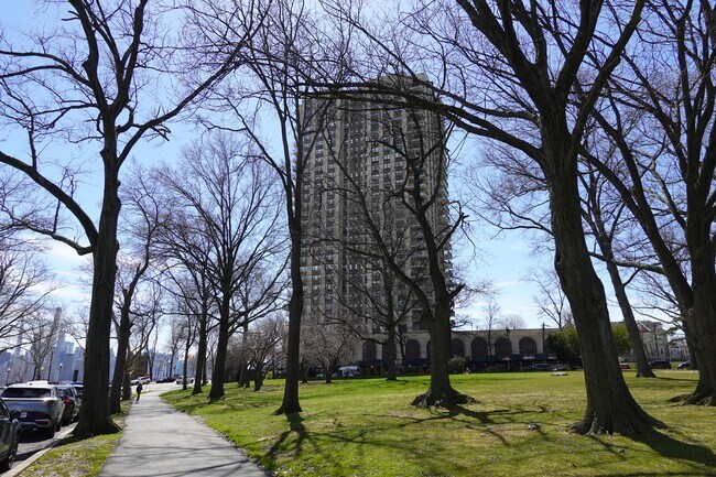 Building Photo - 7855 Boulevard East
