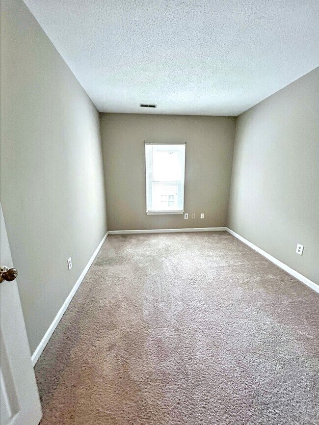 Foto del edificio - 1524 Township Cir