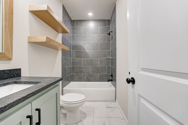 Foto del edificio - Brand New Home in Azalea!