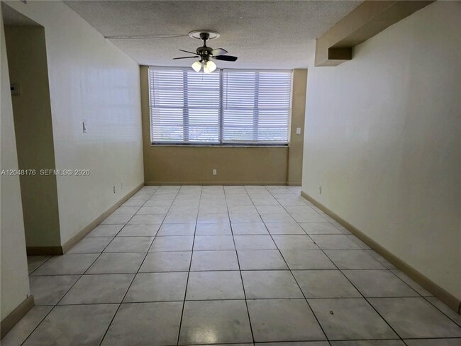 Building Photo - 2025 NE 164th St