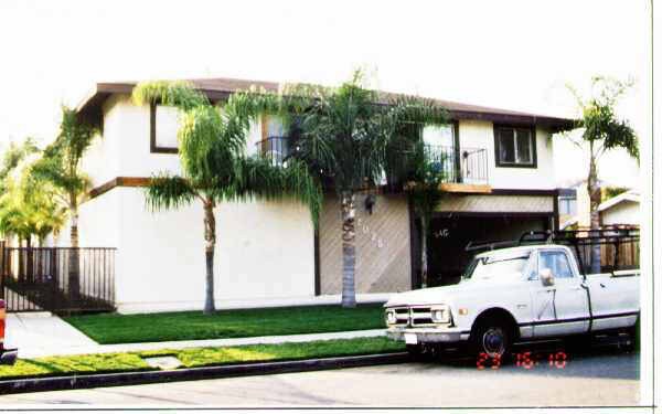 Building Photo - 2025 Pomona Ave