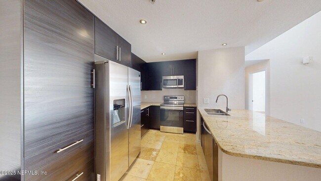 Foto del edificio - 8550 Touchton Rd