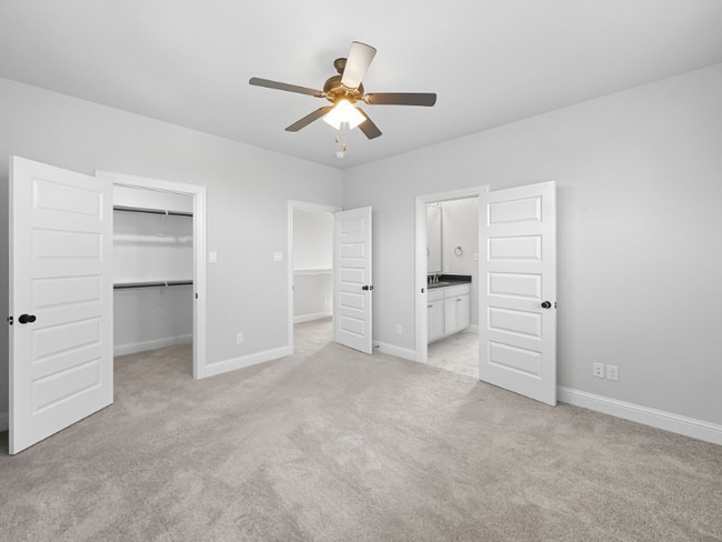 Building Photo - 9525 Thorncrown Ln