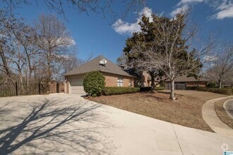 Building Photo - 4006 Vestview Dr