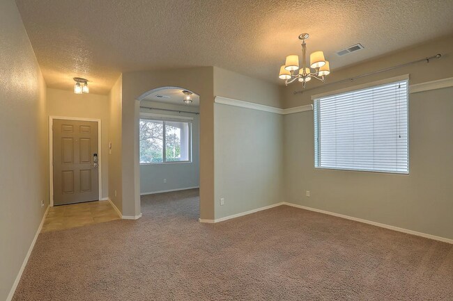 Foto del edificio - 3Bedroom 3Bathroom, 2 Story, 2 Car Garage ...
