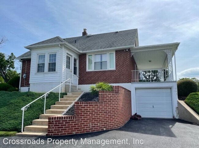 Building Photo - 3 br, 2 bath House - 2196 Pleasant View Drive