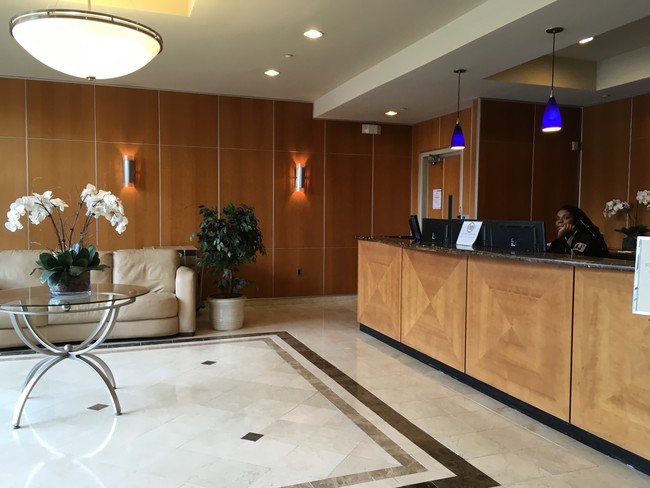 Foto del edificio - 60 Parkway Dr