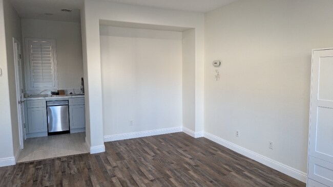 Foto del edificio - 8551 Kenneth Clyde St