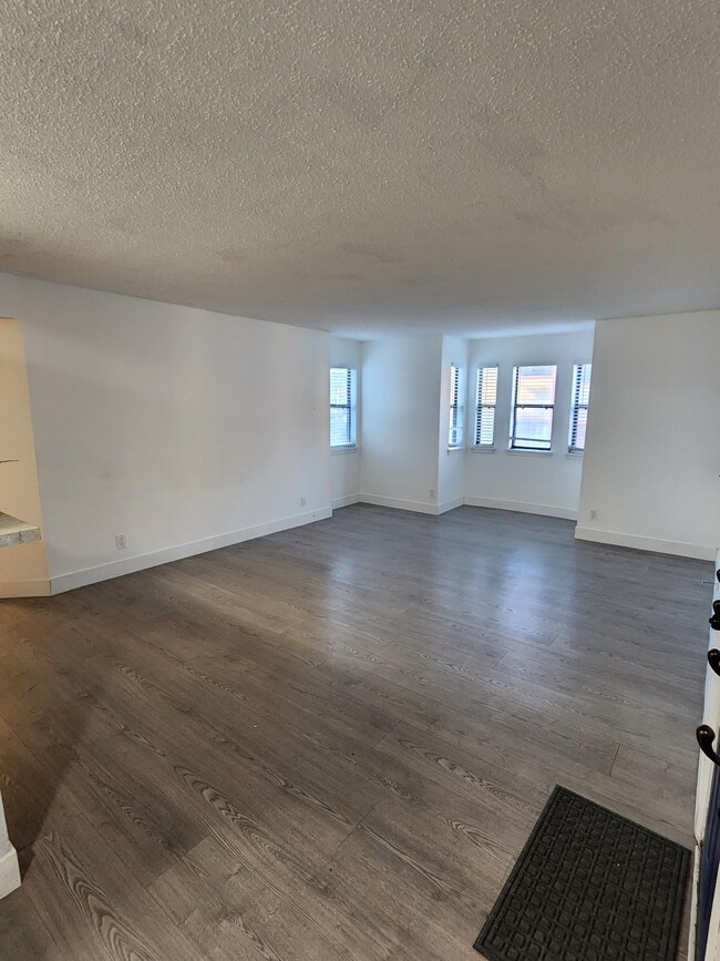 Building Photo - 8771 Dawson St