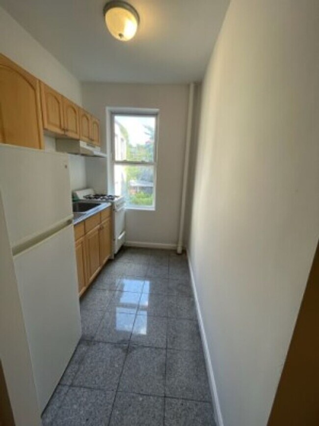 Foto del edificio - Allston 1 Bed 1 Bath - NO BROKER  FEE 9/1