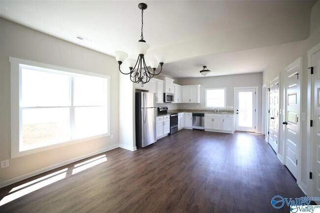 Foto del edificio - 6410 Midtowne Ln NW