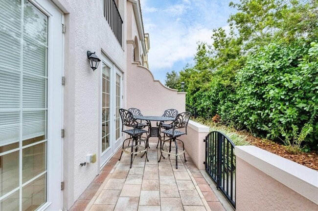 Building Photo - 455 Nokomis Ave S