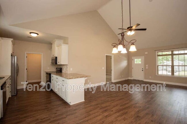 Building Photo - 7 Vineyard Dr