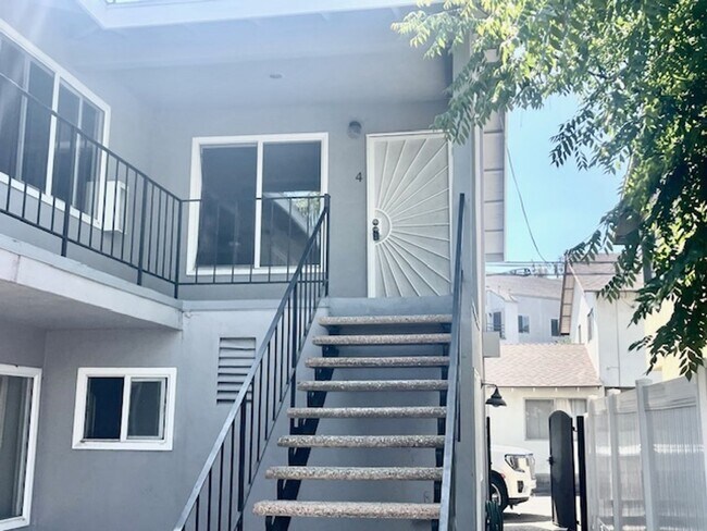 Foto del edificio - 4142 Hathaway Ave