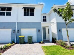 Building Photo - 178 NE 14th St