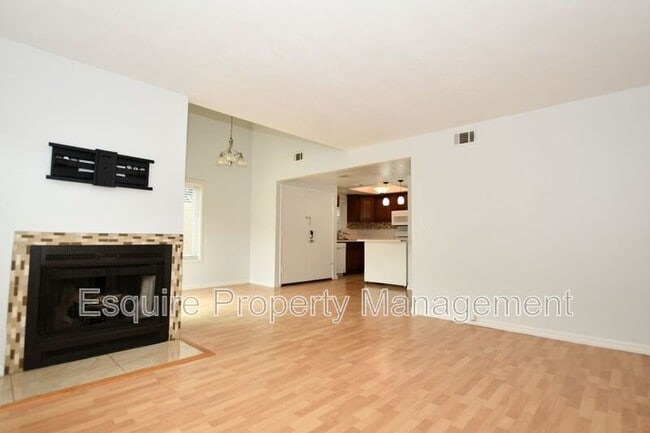 Building Photo - 2429 Calle Cita