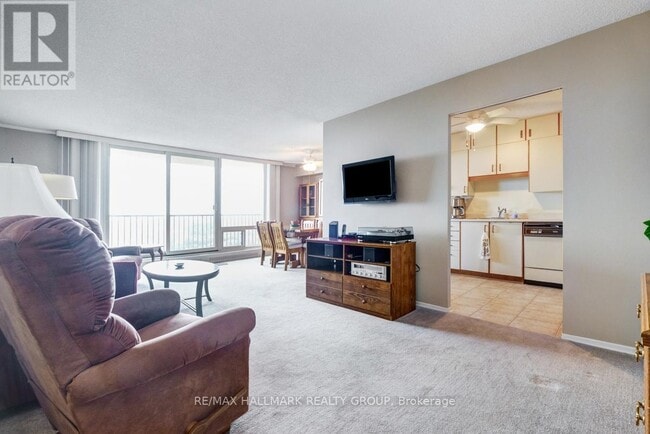 Building Photo - 665 Bathgate Dr