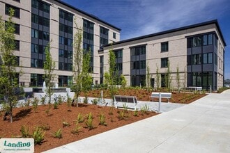 Building Photo - 1850 NW Front Ave