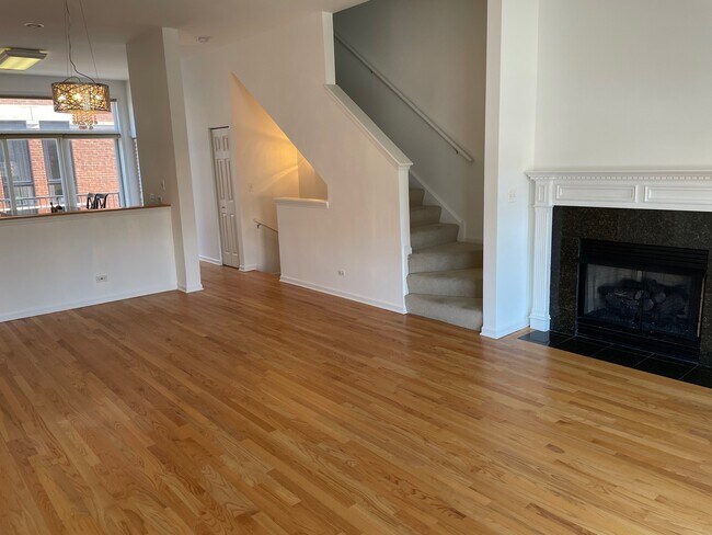 Building Photo - 1231 N Sedgwick St
