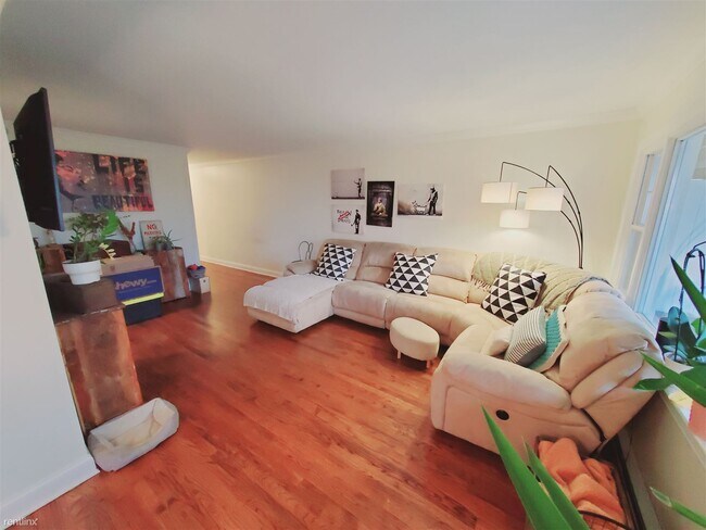 Foto del edificio - 3 br, 1 bath Condo - 66 Euclid Ave