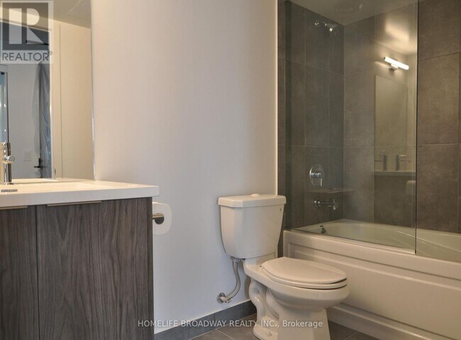 Building Photo - 60 Shuter St