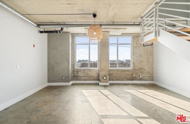 Foto del edificio - 825 East 4th St