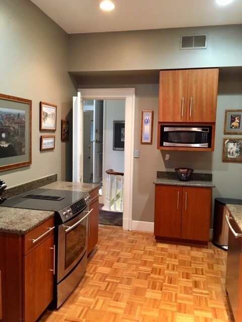 Kitchen-Stainless appliances - 1120 Saint Gregory St