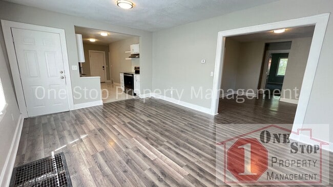 Building Photo - Beautiful 4 Bedroom 2 Bathroom Home in Kan...