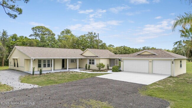 Building Photo - 5325 Country Ln