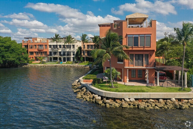 Cloisters On the Bay Guard