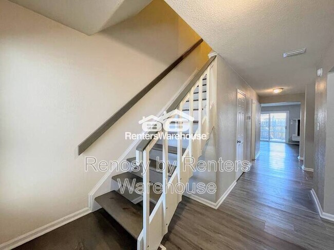 Foto del edificio - 4851 Tunlaw Ct