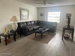 Foto del edificio - 12620 Kenwood Ln