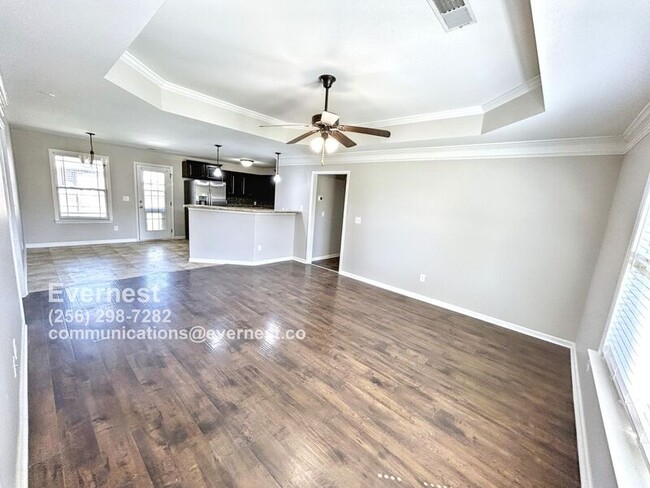 Building Photo - 105 Hunter Way