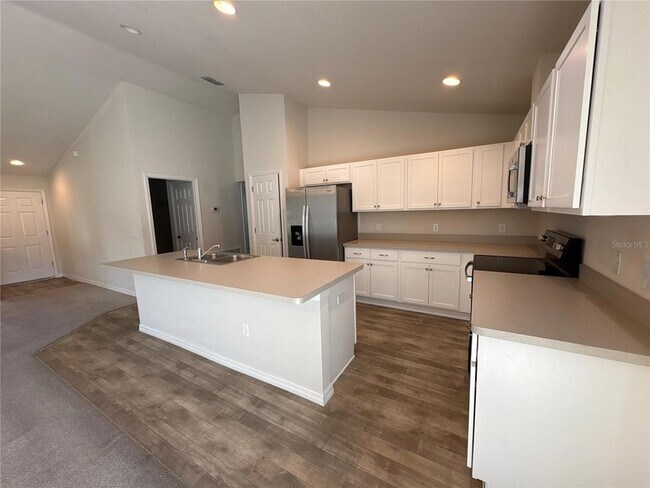 Building Photo - 15415 SW 34th Ave