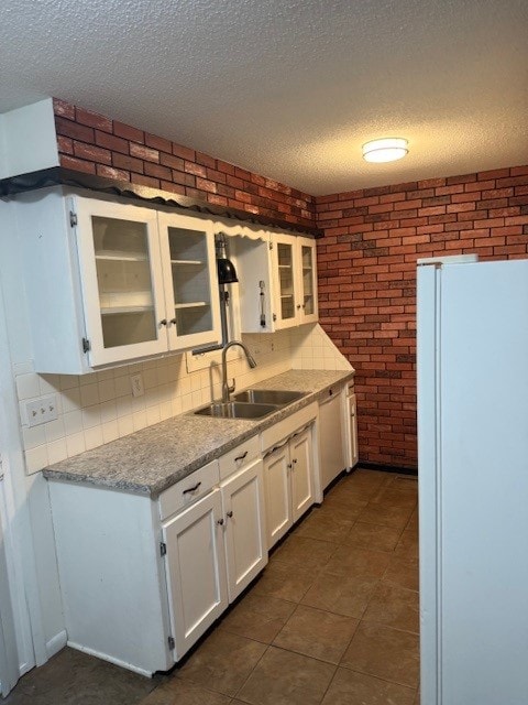 Building Photo - 208 N Cedar