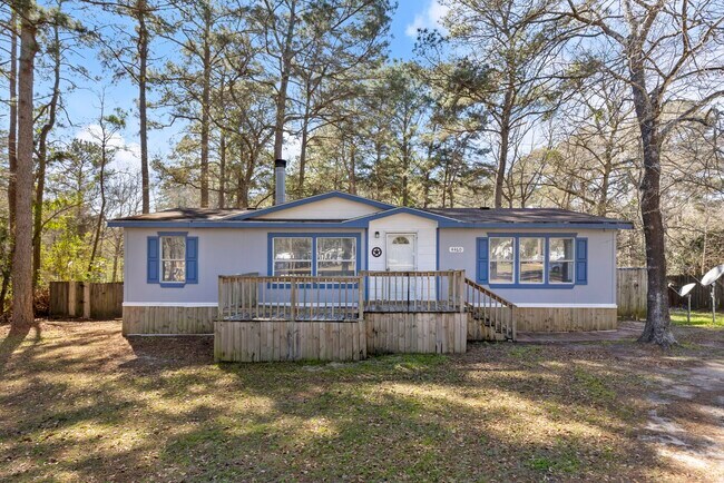 Building Photo - 4460 Grand Oaks Dr