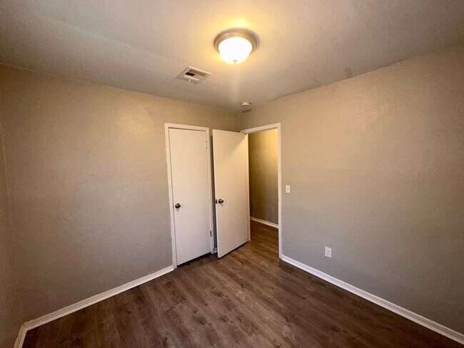 Foto del edificio - 400 NW 84th St. Oklahoma City, OK 73114