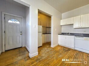 Building Photo - 1317.5 Oak Ave