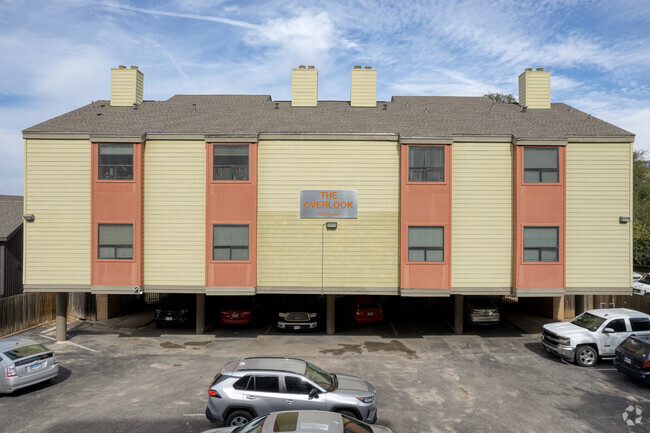 Building Photo - The Overlook