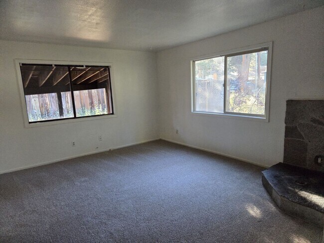 Foto del edificio - 1069 Sierra Blvd