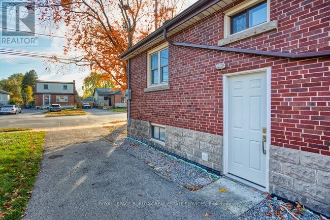Building Photo - 338 Upper Gage Ave