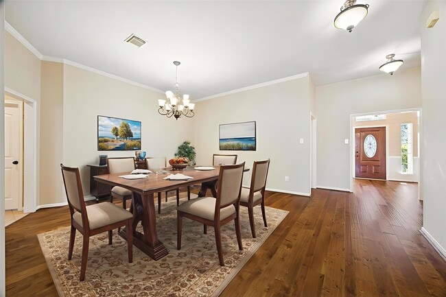 Building Photo - 501 Pine Bluff Dr