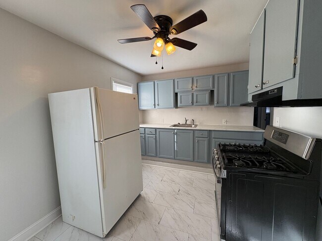 Foto del edificio - 429 Gary Ave