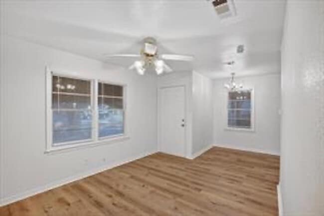 Building Photo - 4709 Mayfair St