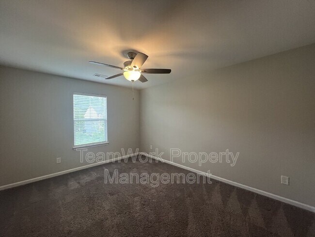 Foto del edificio - 532 Truman Dr