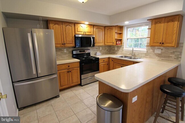 Foto del edificio - 7923 Ridge Ave