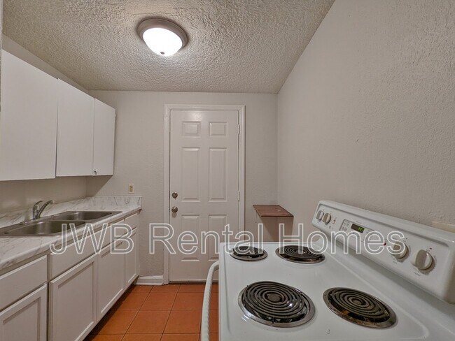 Building Photo - 3043 Nolan St