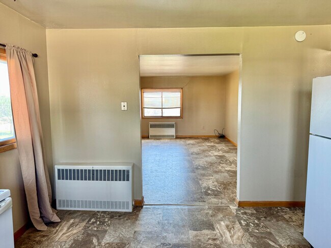 Foto del edificio - 302 W 7th St