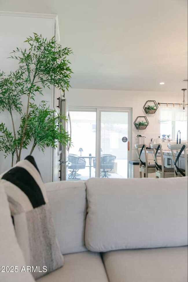 Foto del edificio - 7715 E Avalon Dr