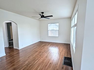 Foto del edificio - 4801 W Irving St
